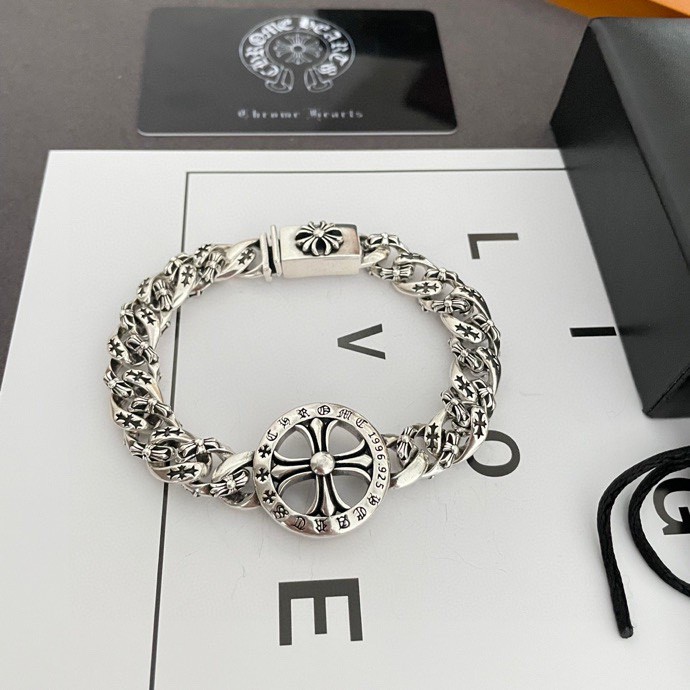 Ch**me He**ts bracelets